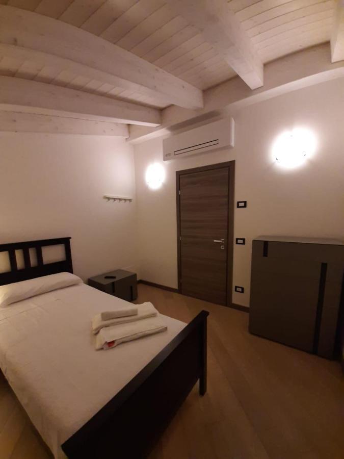Appartamento Deluxe con Idromassaggio: Panorama sul Lago di Garda Brenzone sul Garda Exterior photo