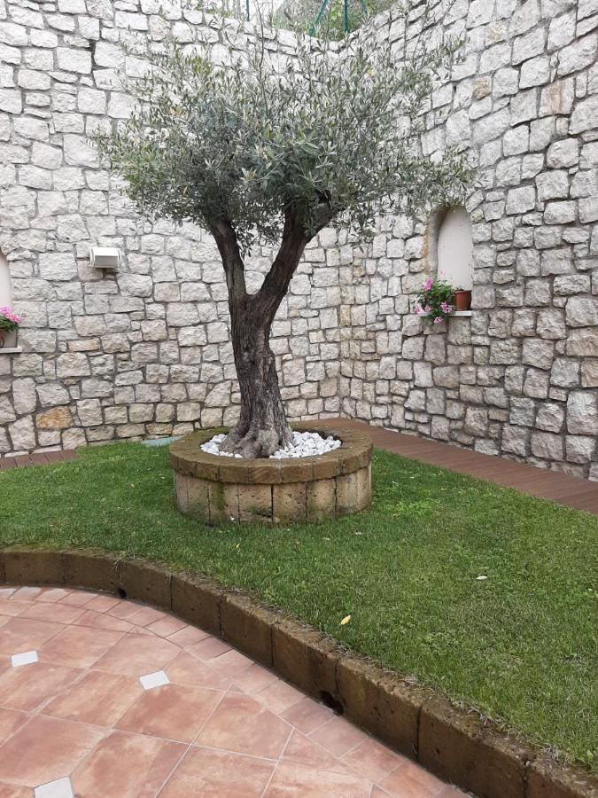 Appartamento Deluxe con Idromassaggio: Panorama sul Lago di Garda Brenzone sul Garda Exterior photo