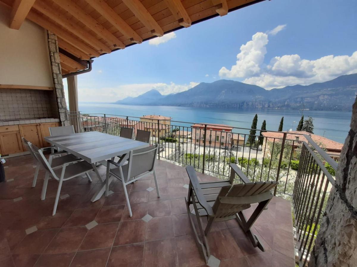 Appartamento Deluxe con Idromassaggio: Panorama sul Lago di Garda Brenzone sul Garda Exterior photo